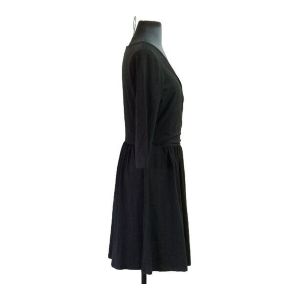 New Little Black Dress Size M Surplice Elegant Comfortable Figure Flattering - Picture 4 of 8